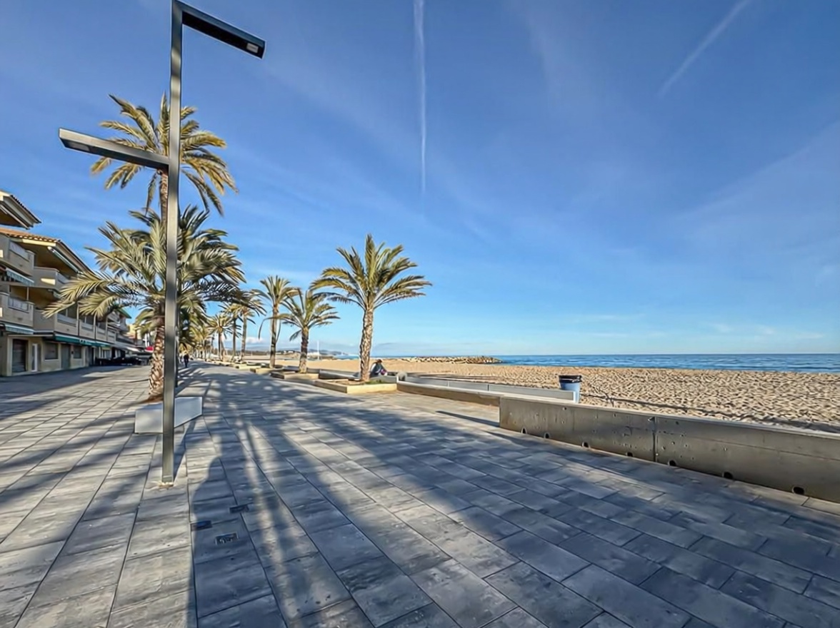 Piso en venta en Calle Girona, 9