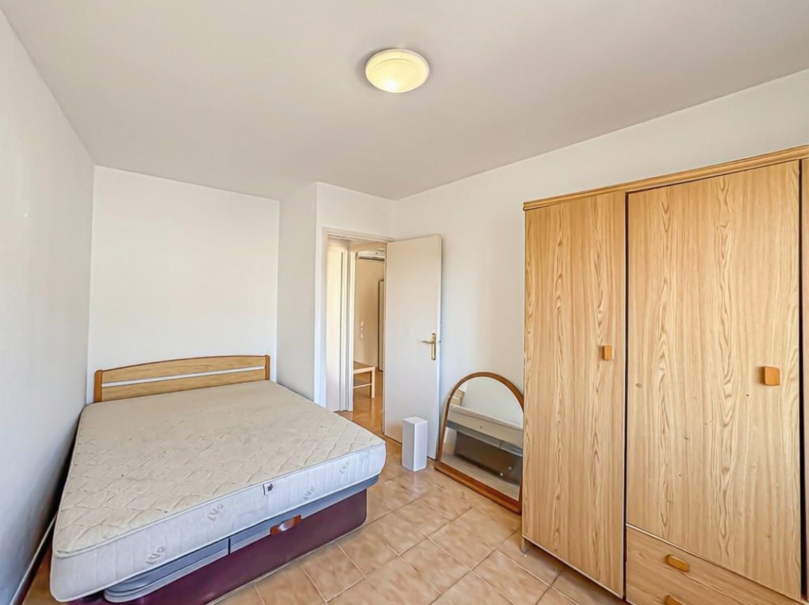 Piso en venta en Calle Girona, 9 — Dormitorio
