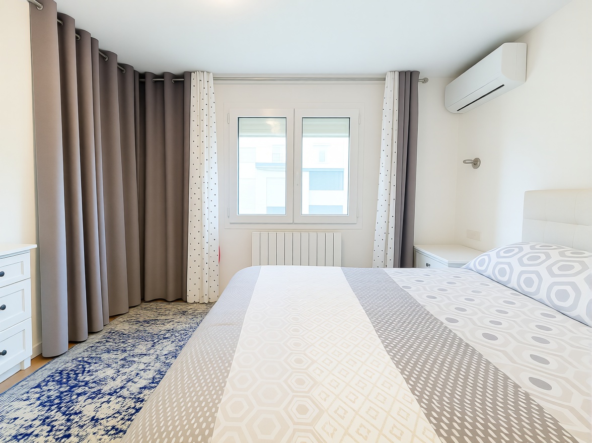 Piso en venta en Paseo Marítim, 239 — Dormitorio