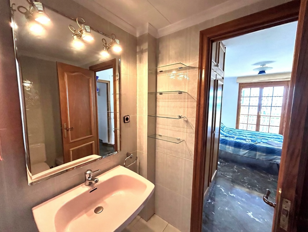 Piso en venta en Calle de Milà i Fontanals — Quarto
