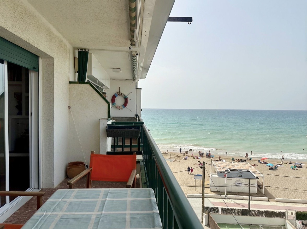 Piso en primera línea de playa en Calafell