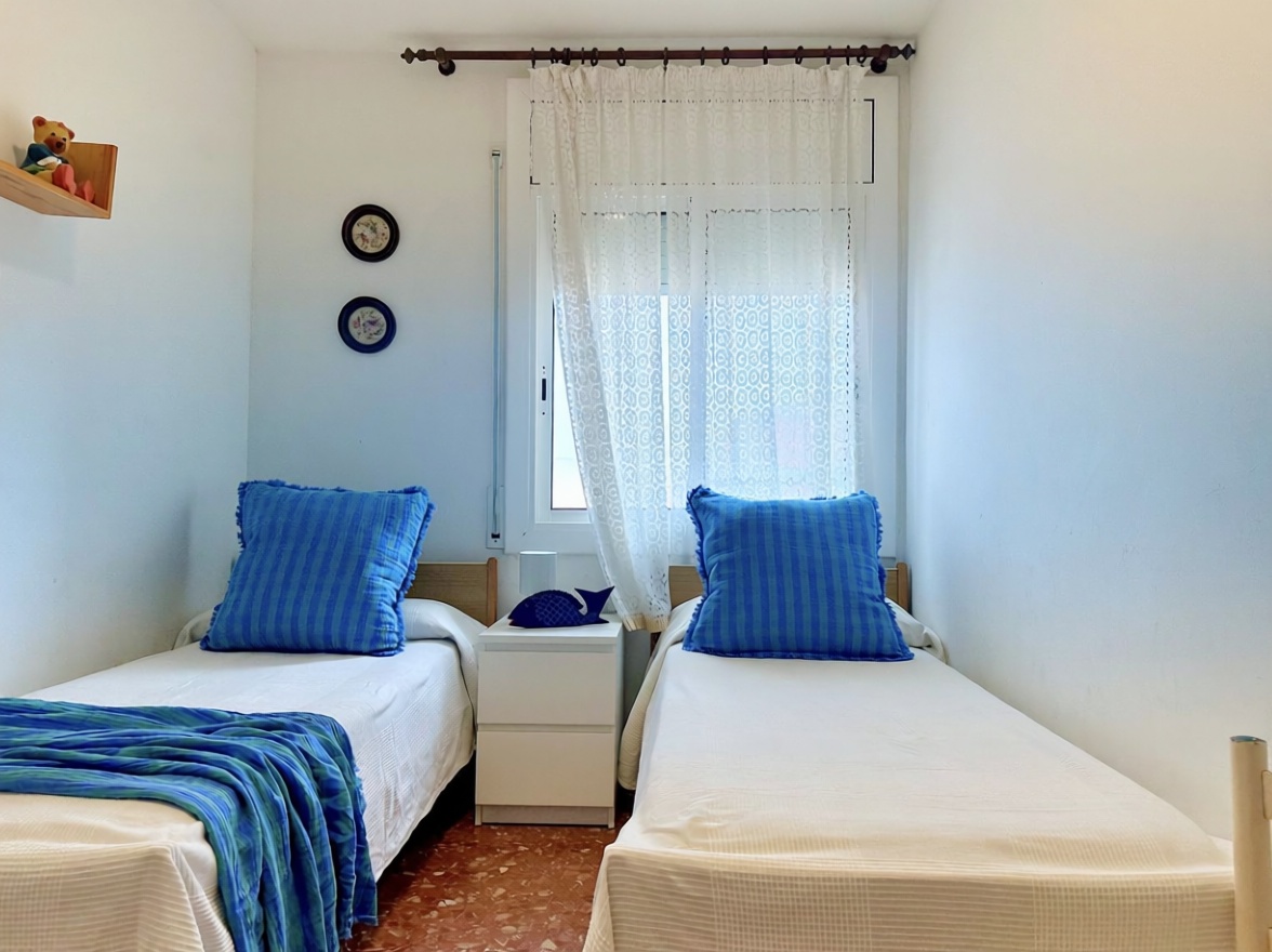 Apartamento em primeira linha de praia em Calafell — Quarto