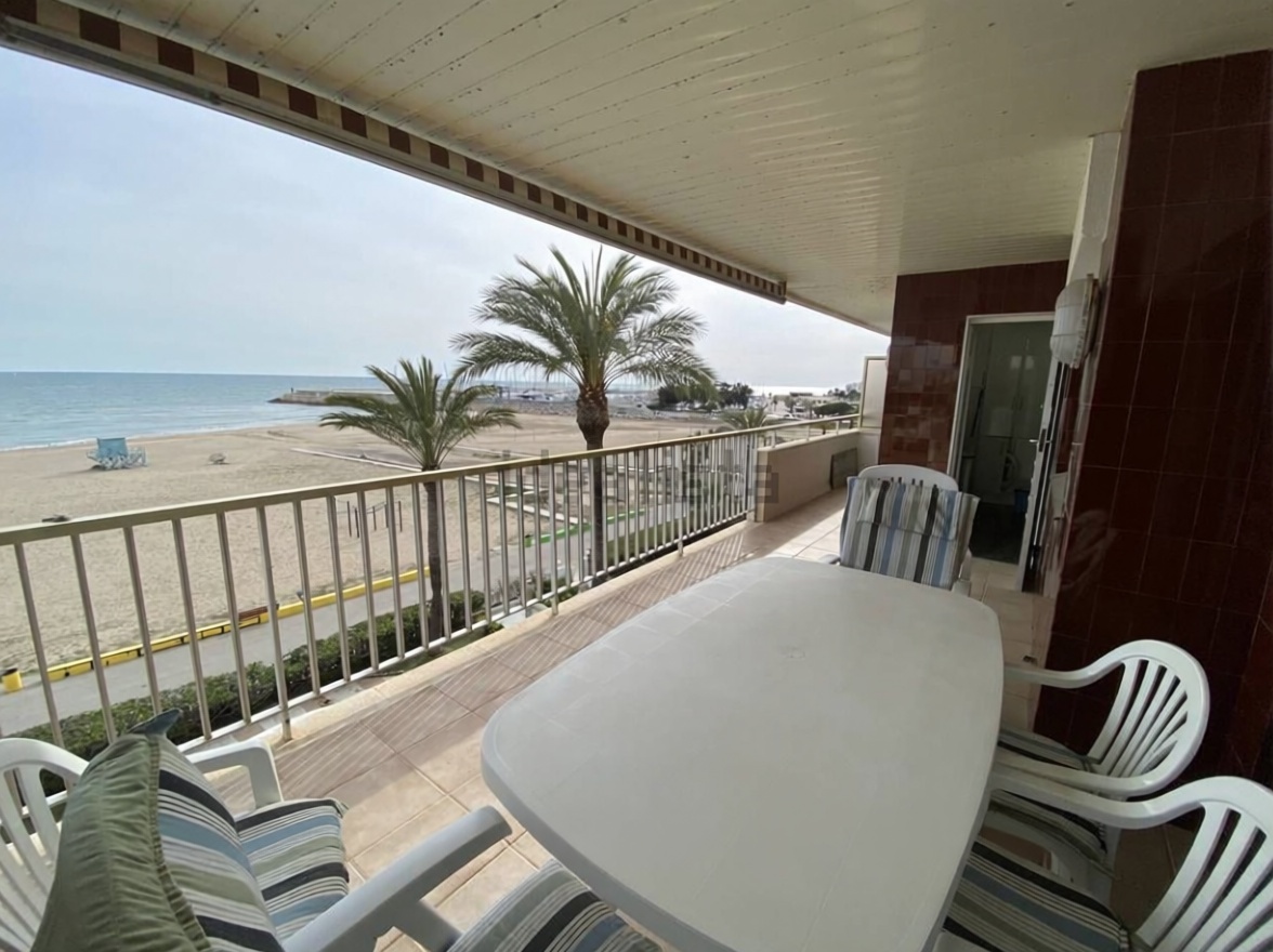 Piso en primera línea de playa en Roda de Berà