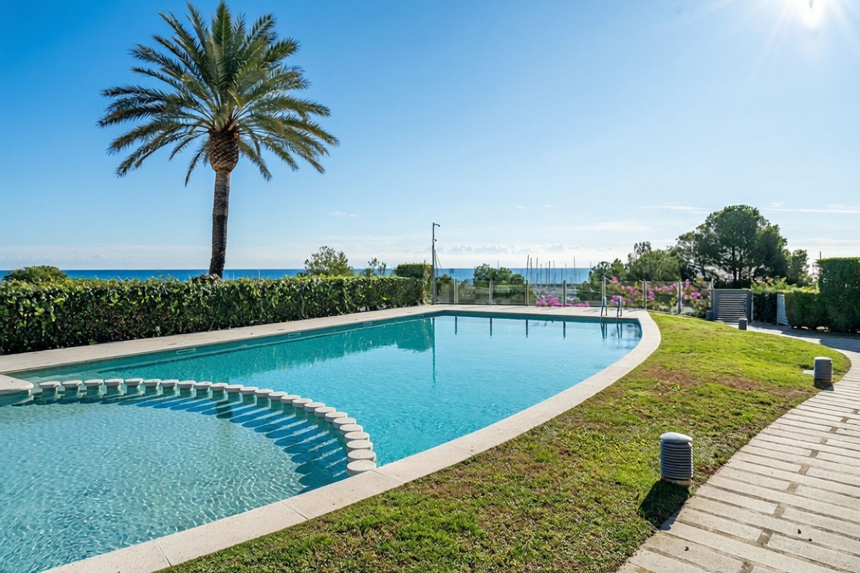 Chalet pareado en venta en Calle dels Pins, 5 — Meerblick