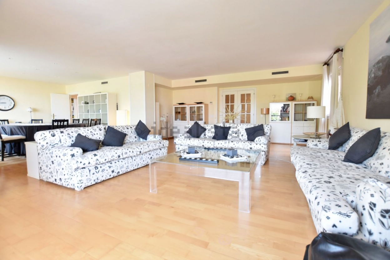 Ático en venta en Paseo de Rafael Campalans — Гостиная