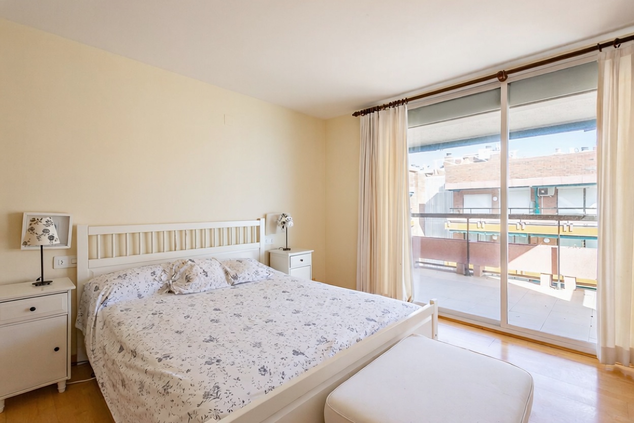 Ático en venta en Barri Marítim-Platja de la Paella — Schlafzimmer
