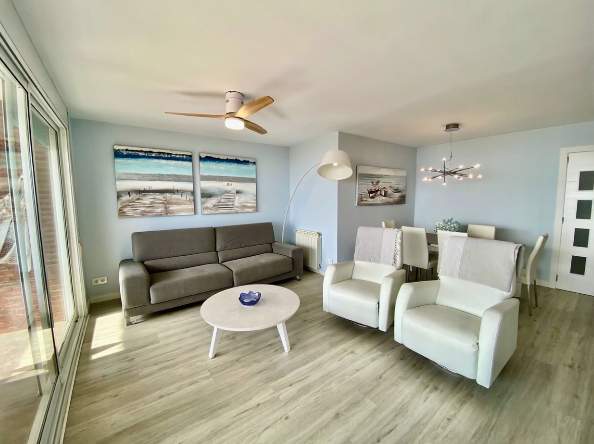 Piso en venta en Calle dels Atinents — Гостиная