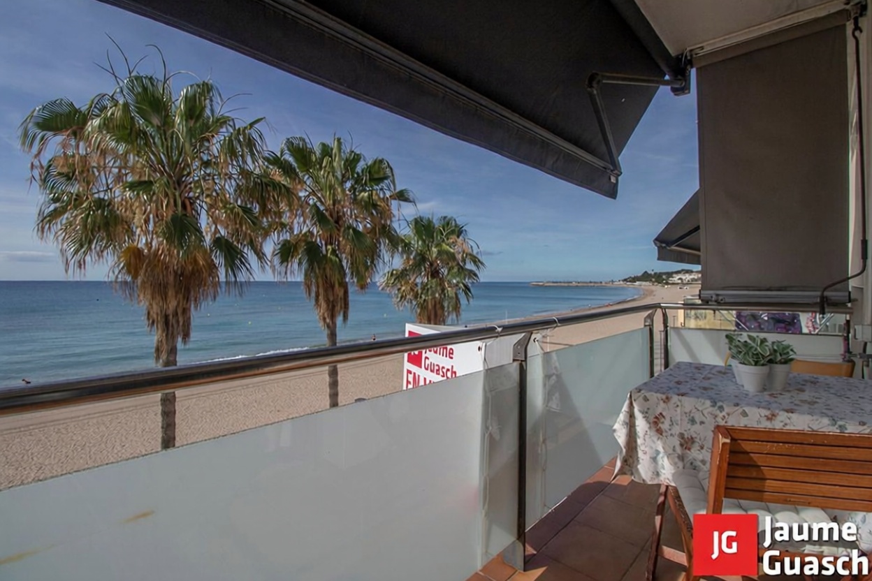 Piso en venta en Paseo de Colom, 9