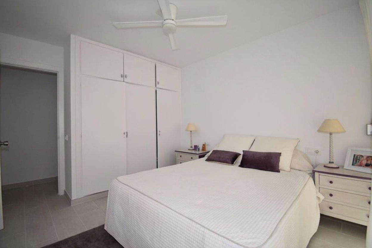 Piso en primera línea de playa en Altafulla — Dormitorio