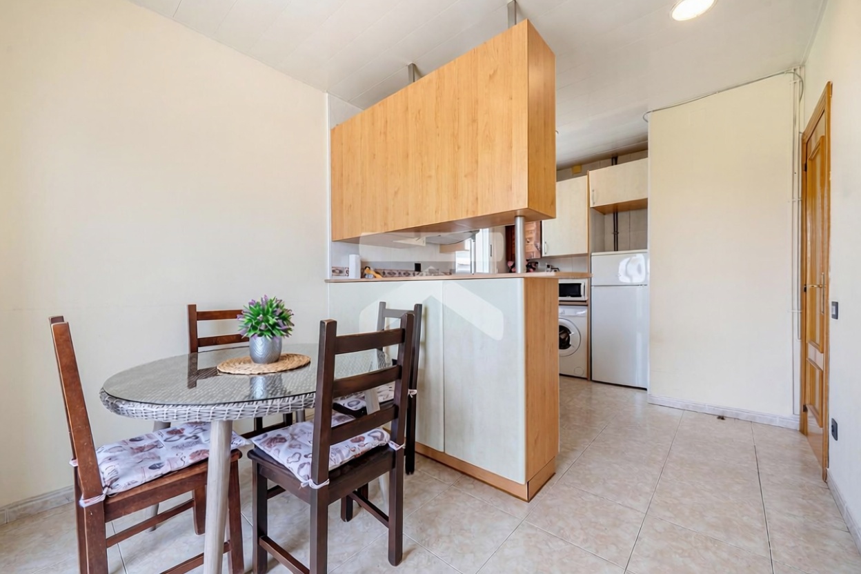 Casa o chalet independiente en venta en Paseo Marítim Rafael Casanova — Chambre