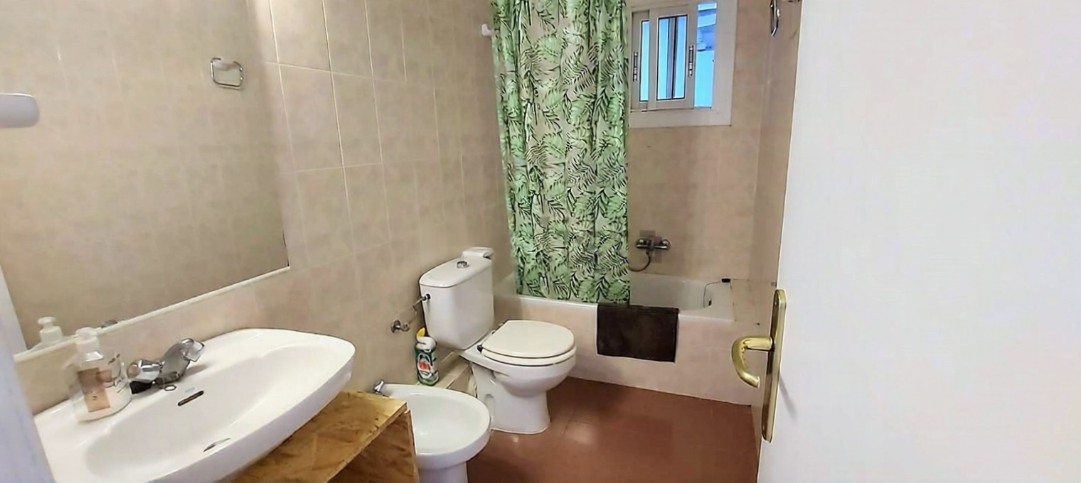 Piso en venta en CL Lleo — Baño