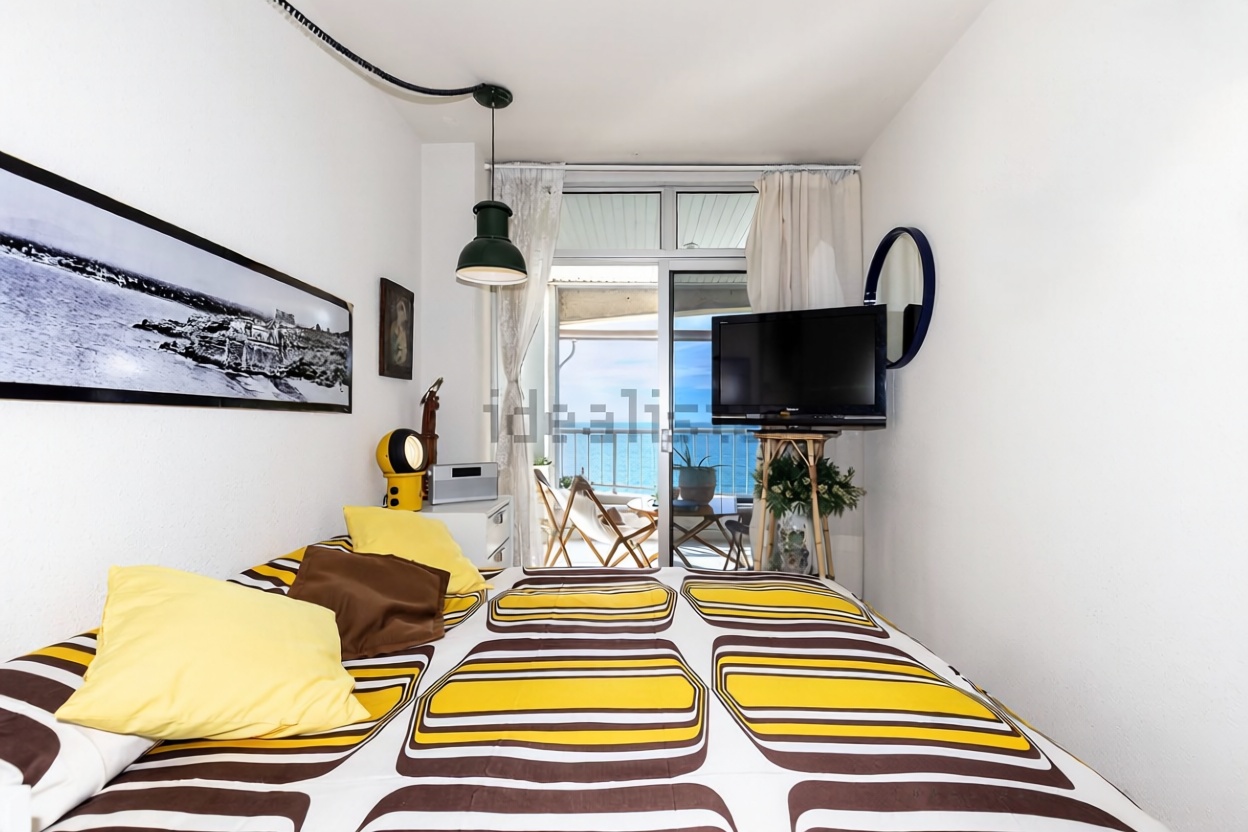 Piso en venta en Calle de Brussel·les — Dormitorio
