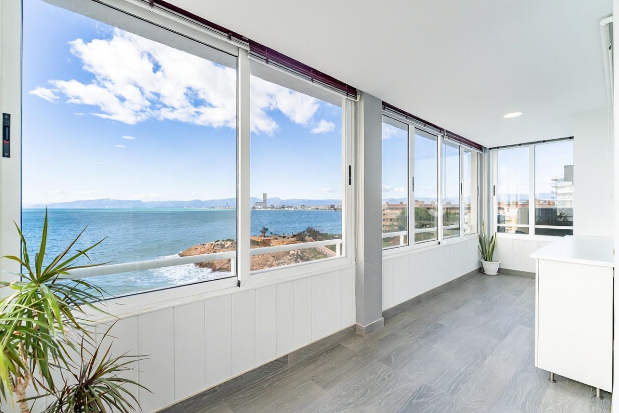 Piso en venta en Calle de Brussel·les