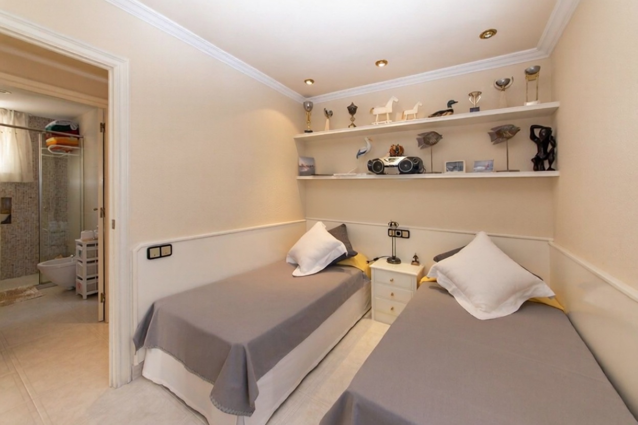 Piso en venta en Calle de Brussel·les, 2 — Dormitorio