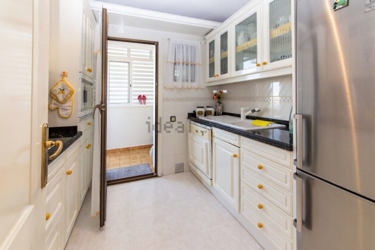 Piso en venta en Calle de Brussel·les, 2 — Cocina