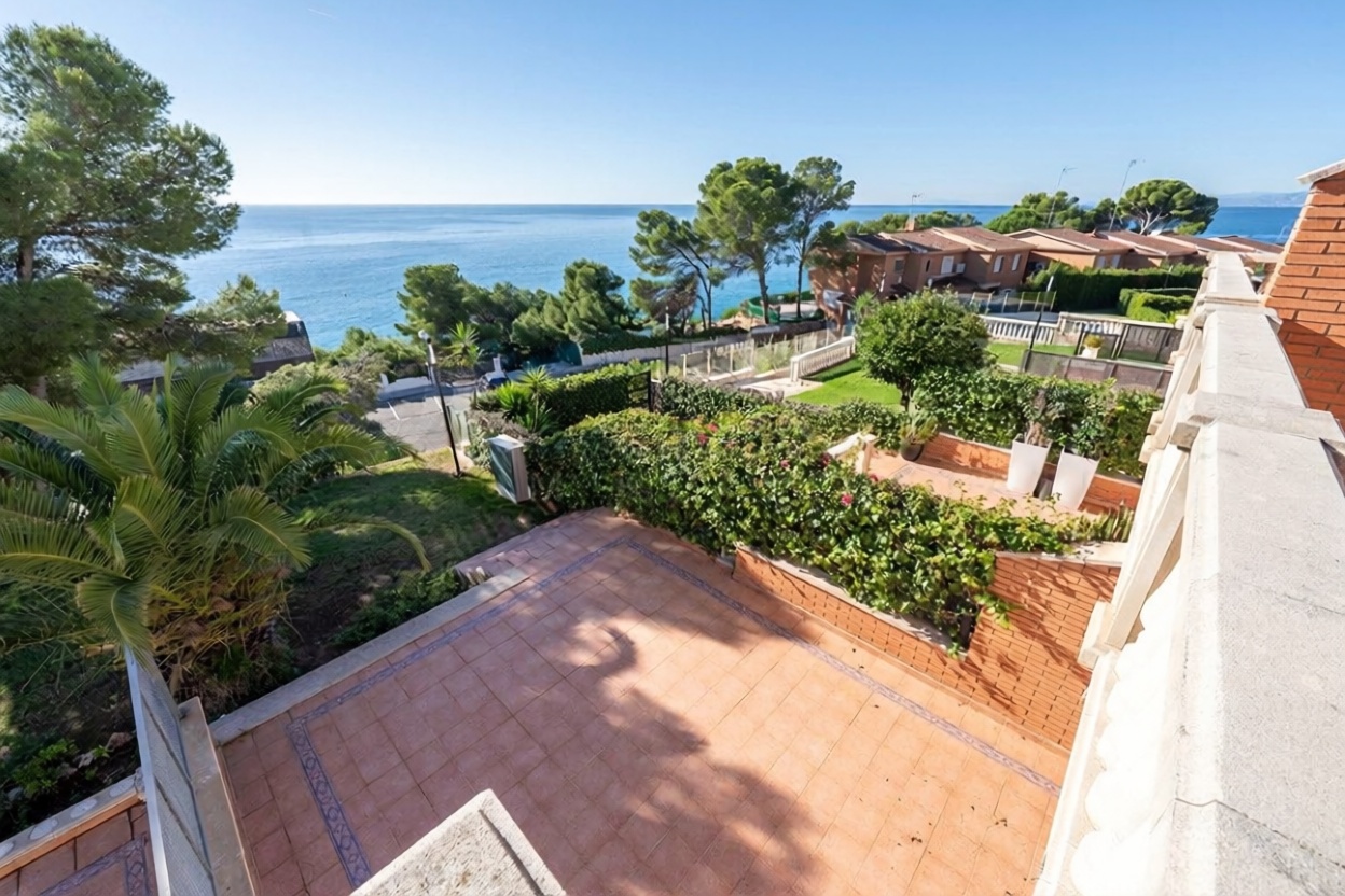 Chalet adosado en venta en Calle de la Punta del Cavall s/n