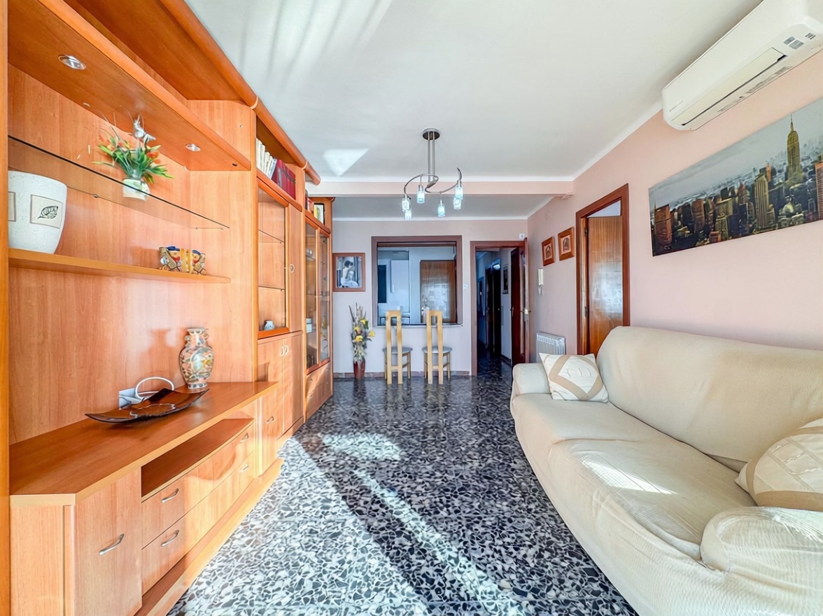 Piso en venta en Calle de Colón — Salón