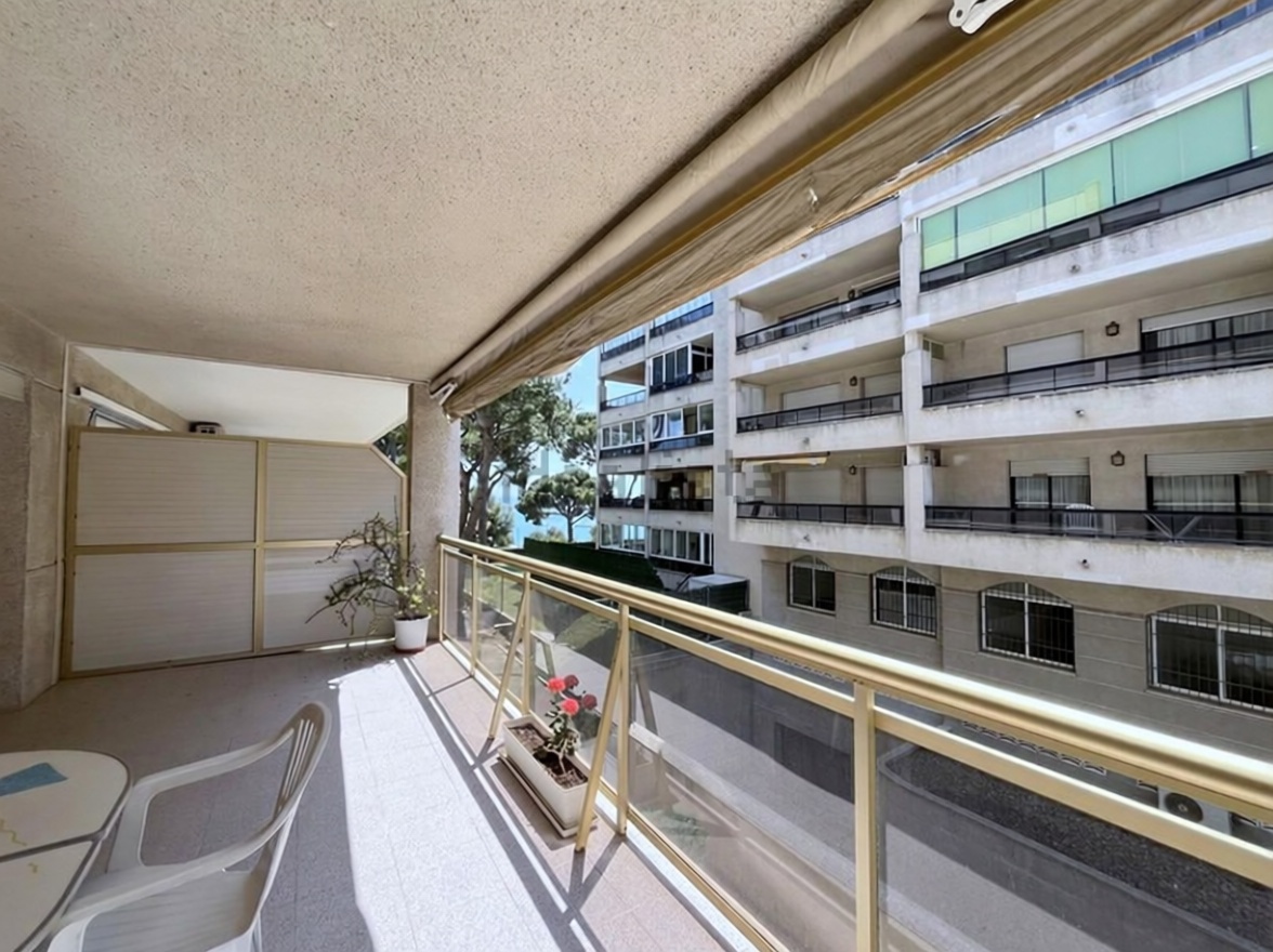 Piso en venta en Calle del Vendrell, 4