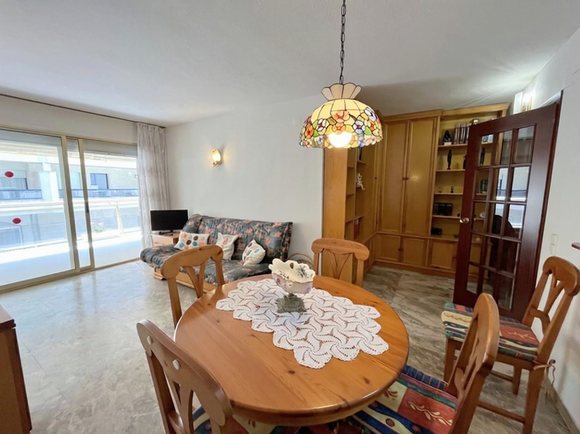 Piso en venta en Calle del Vendrell, 4 — Salón
