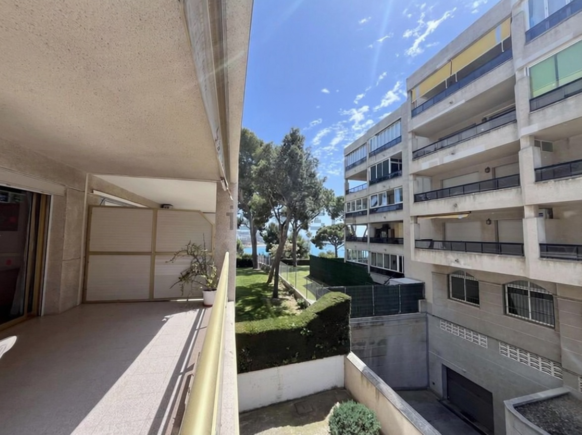 Piso en venta en Calle del Vendrell, 4 — Dormitorio