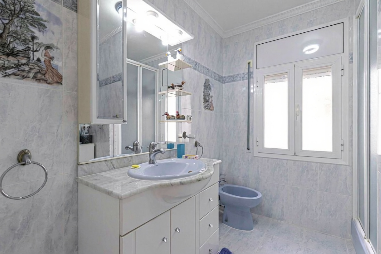 Piso en venta en Calle Estel — Sanitaires