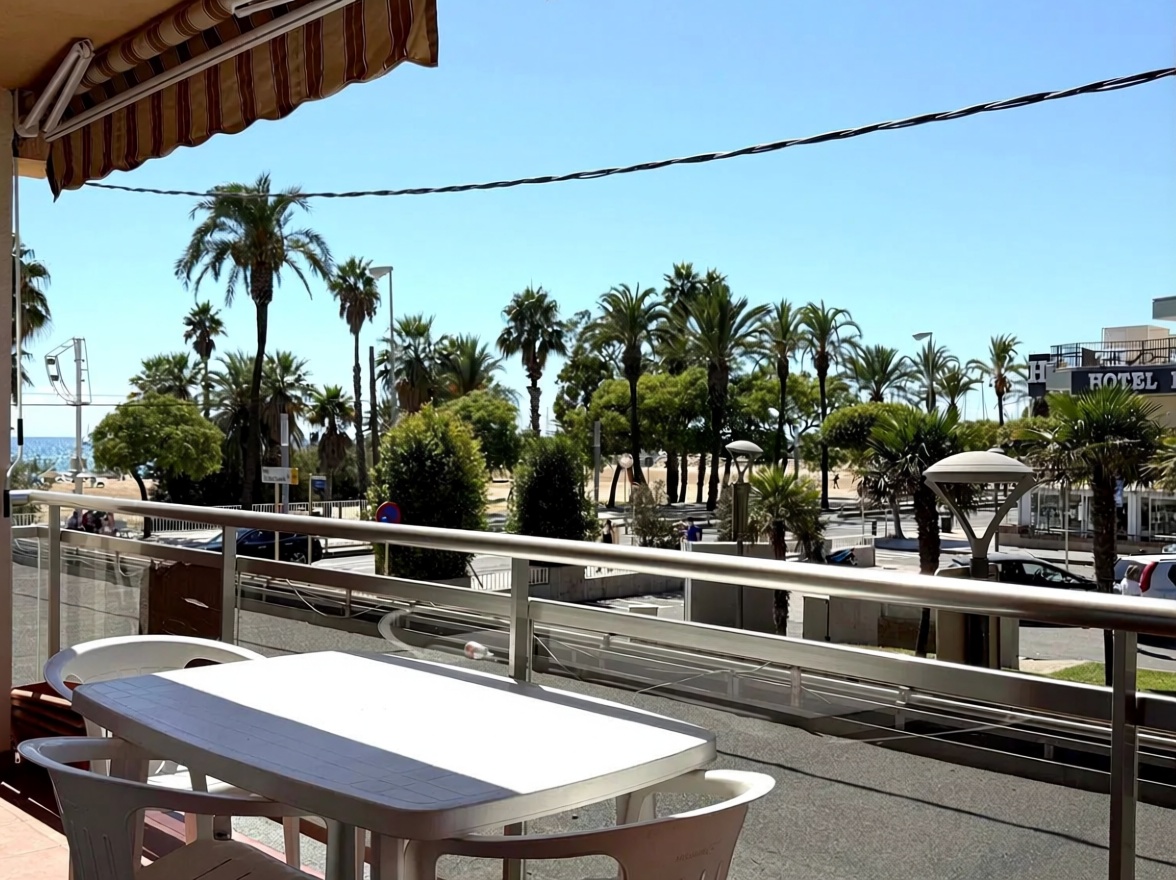 Piso en venta en Avenida de la Diputació — Terraço mar