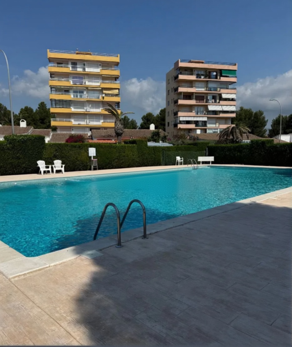 Beachfront flat in Miami Playa Mont-Roig del Camp — Pool