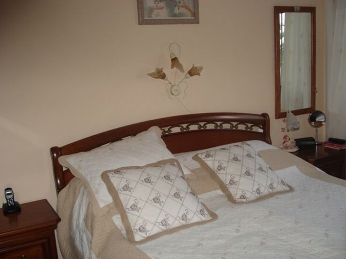 Chalet adosado en venta en Centro — Chambre