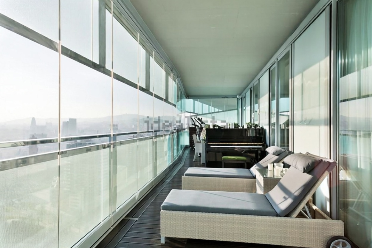 Dúplex en venta en Paseo de Garcia Fària — Meerterrasse