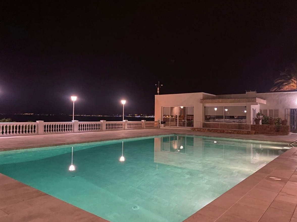 Piso en venta en Calle de Brussel·les, 30 — Piscina