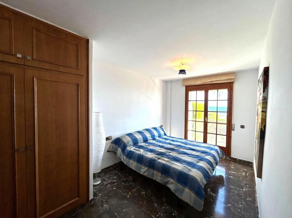 Piso en venta en Calle de Milà i Fontanals — Bedroom