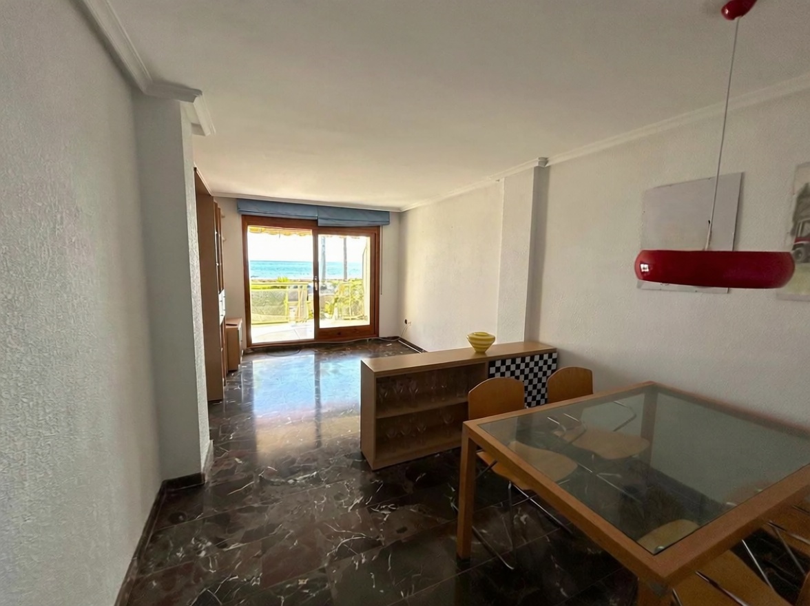 Piso en venta en Calle de Milà i Fontanals — Living room