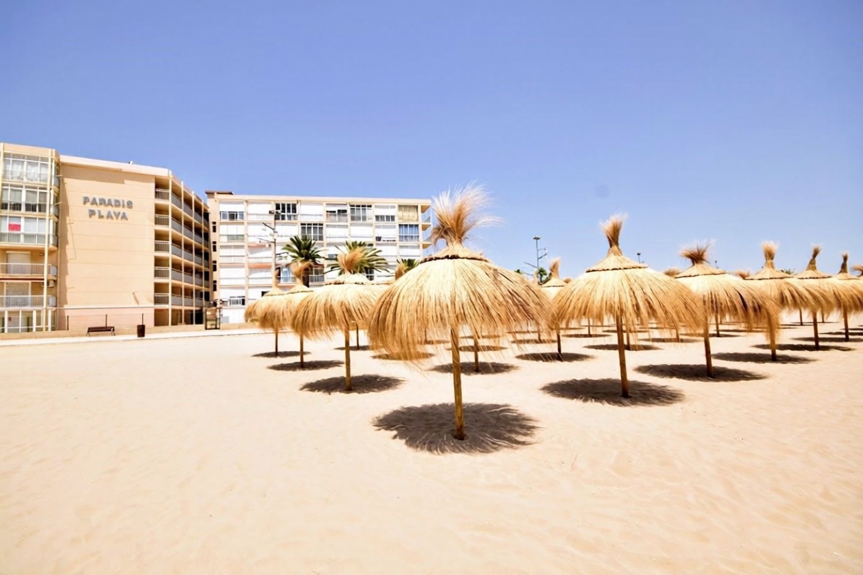 Piso en venta en Calle de Pep Ventura, 25 — Meerblick
