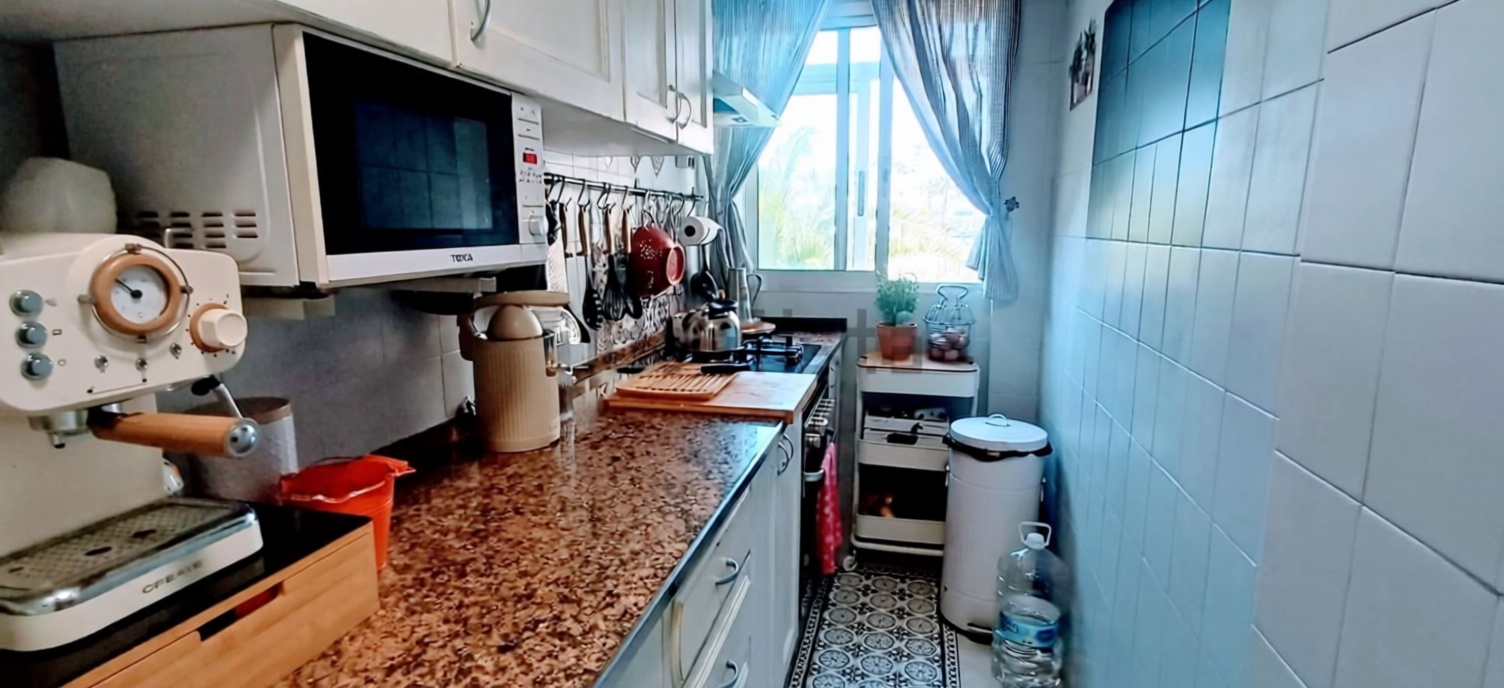 Piso en venta en Calle de Pep Ventura, 25 — Küche