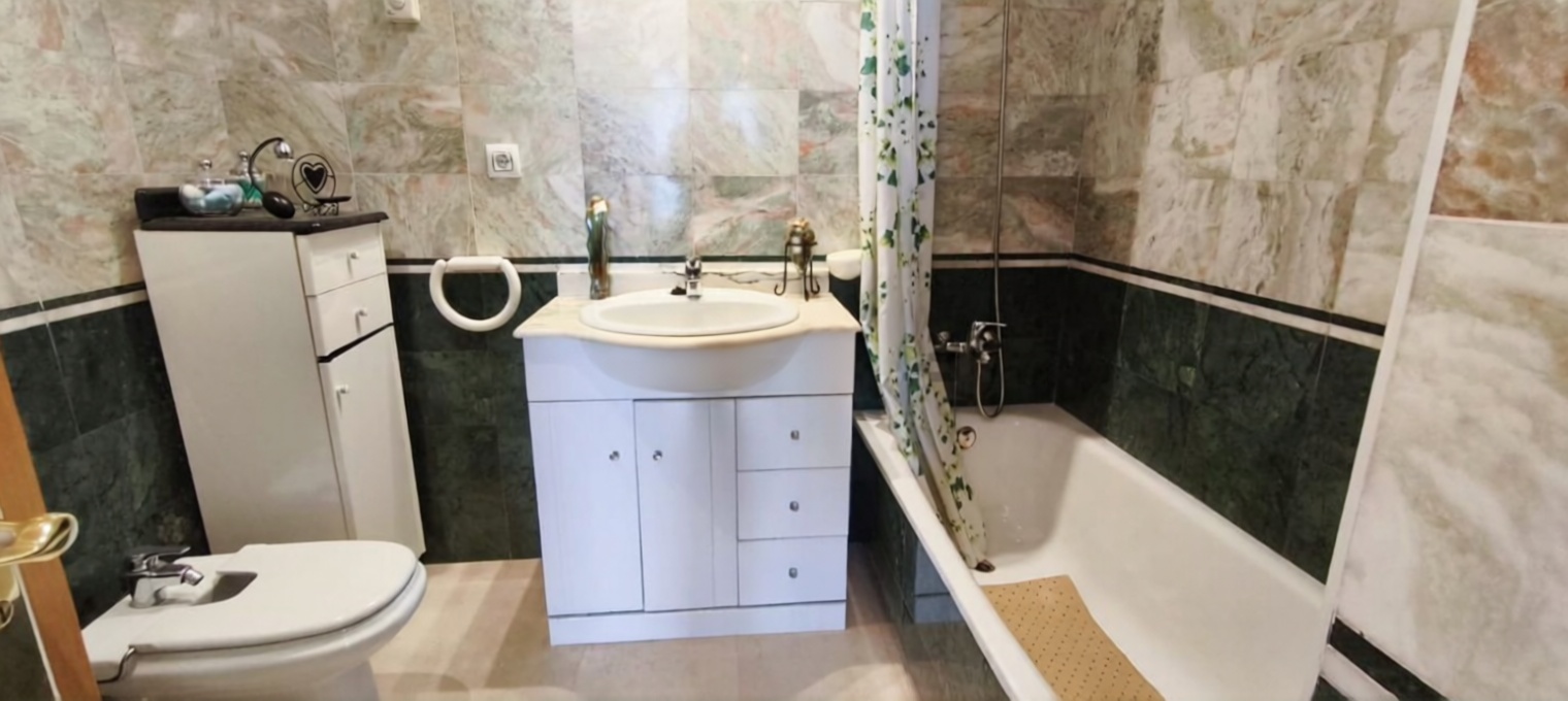 Piso en venta en Paseo Marítim Sant Joan de Déu — Ванная