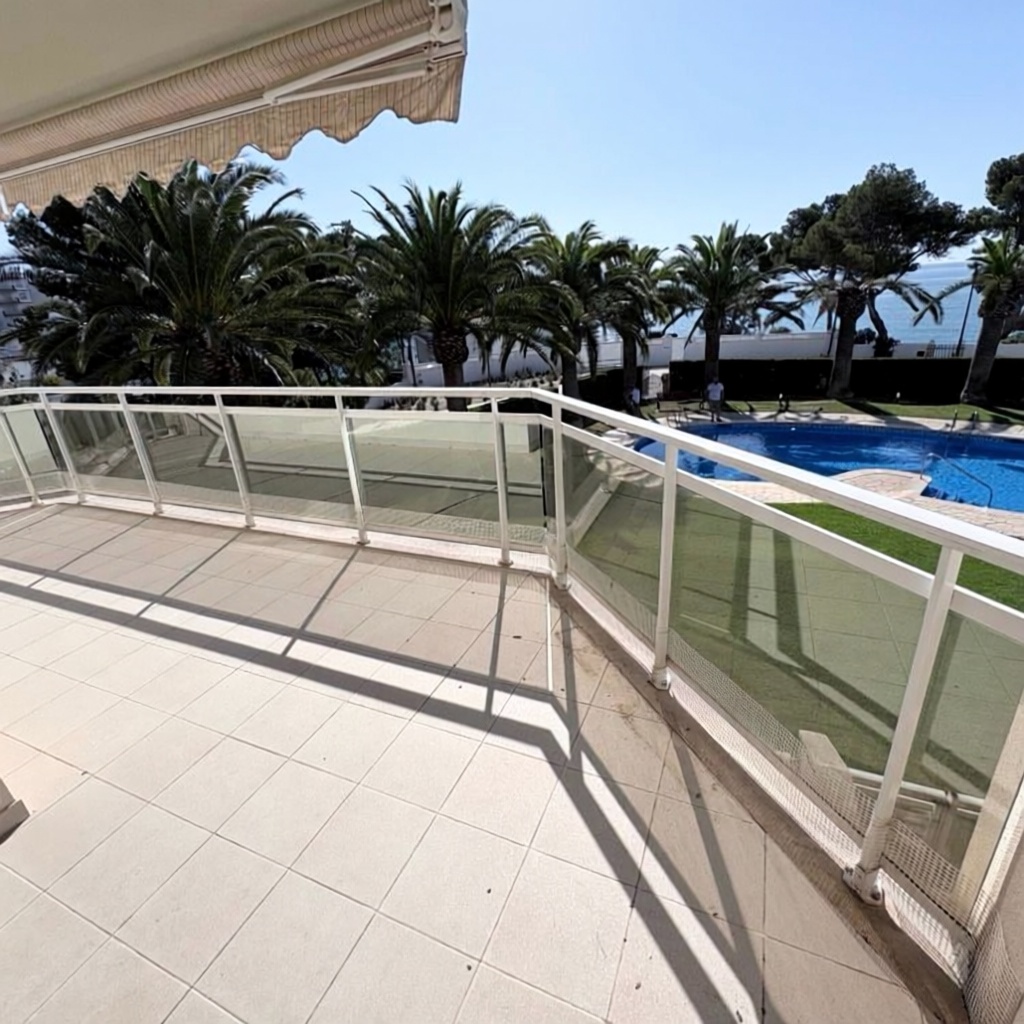 Piso en venta en Paseo del Mediterrani