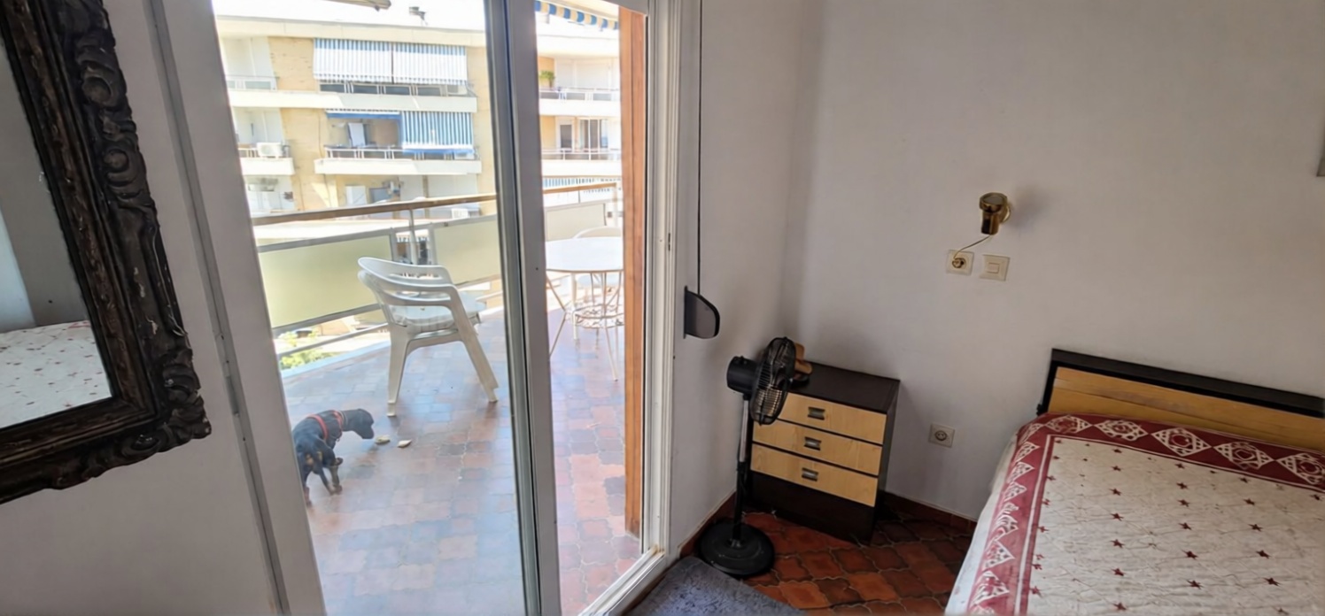 Piso en venta en Calle de Joaquim Serra — Schlafzimmer