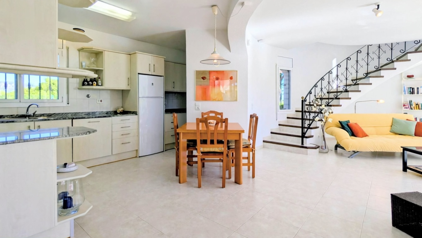 Chalet à vendre avec accès direct à la plage à L'Ametlla de Mar — Cuisine