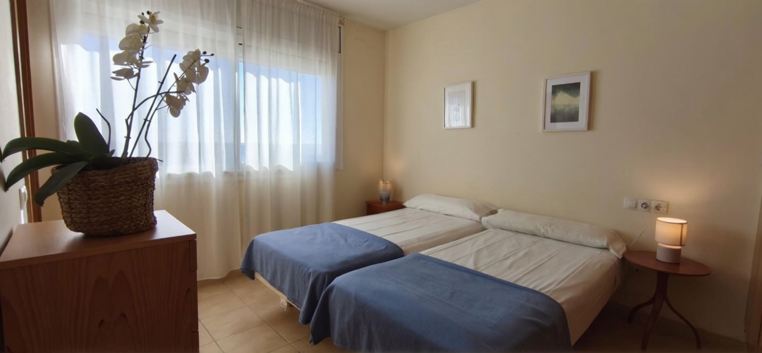 Wohnung zum Verkauf in direkter Strandlage in L'Ametlla de Mar — Schlafzimmer