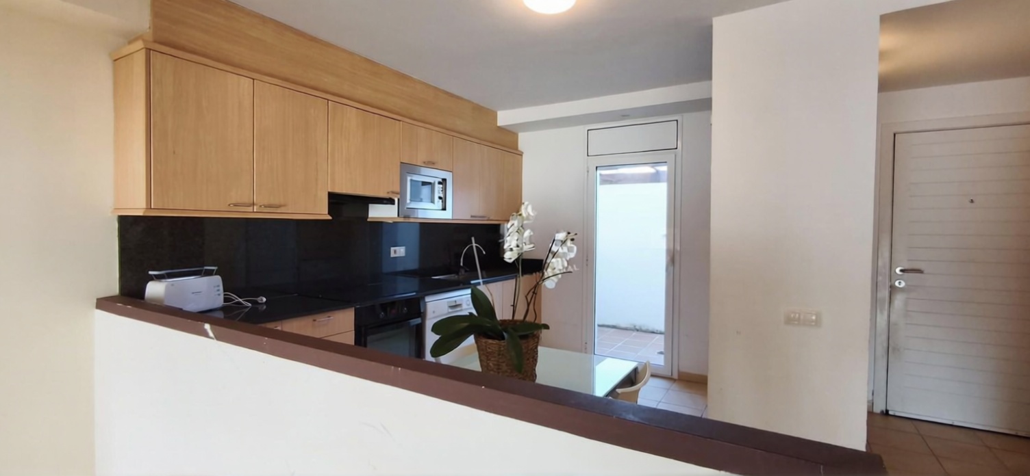 Wohnung zum Verkauf in direkter Strandlage in L'Ametlla de Mar — Küche