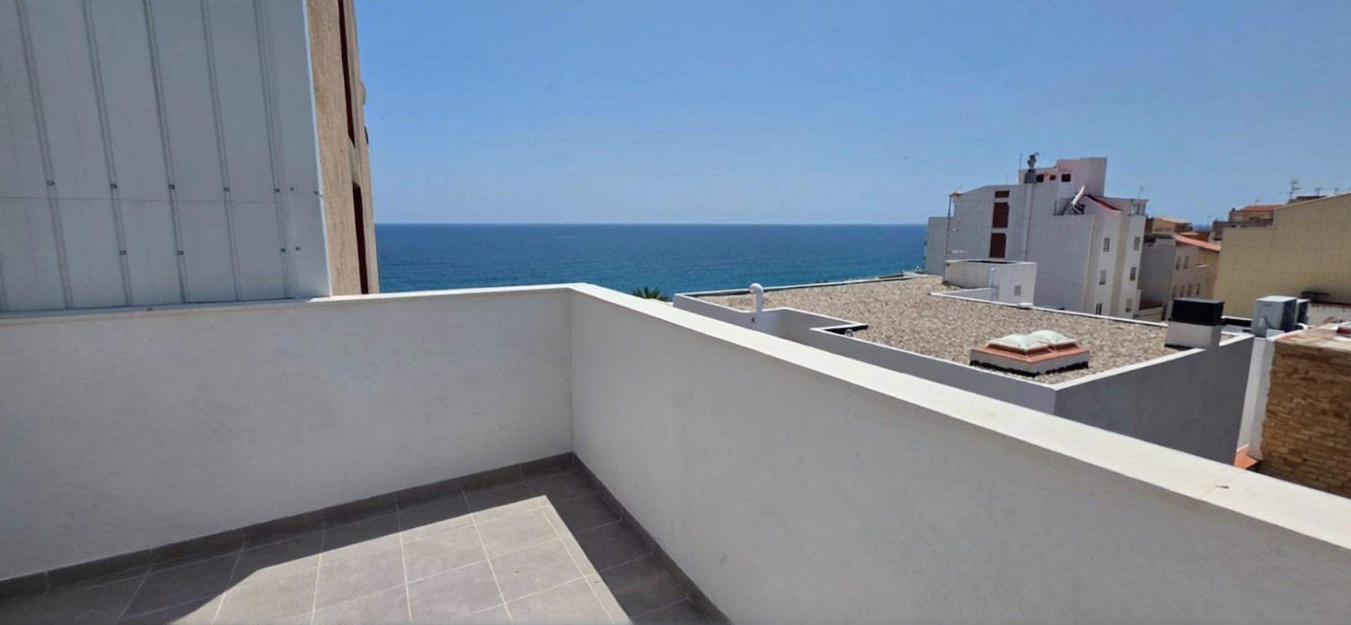 Дуплекс на продажу на первой линии пляжа в L'Ametlla de Mar