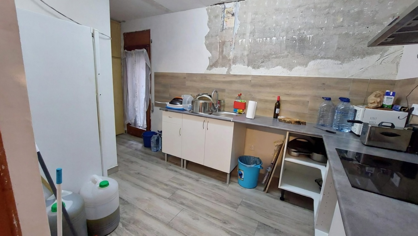 Wohnung zum Verkauf in direkter Strandlage in L'Ametlla de Mar — Küche
