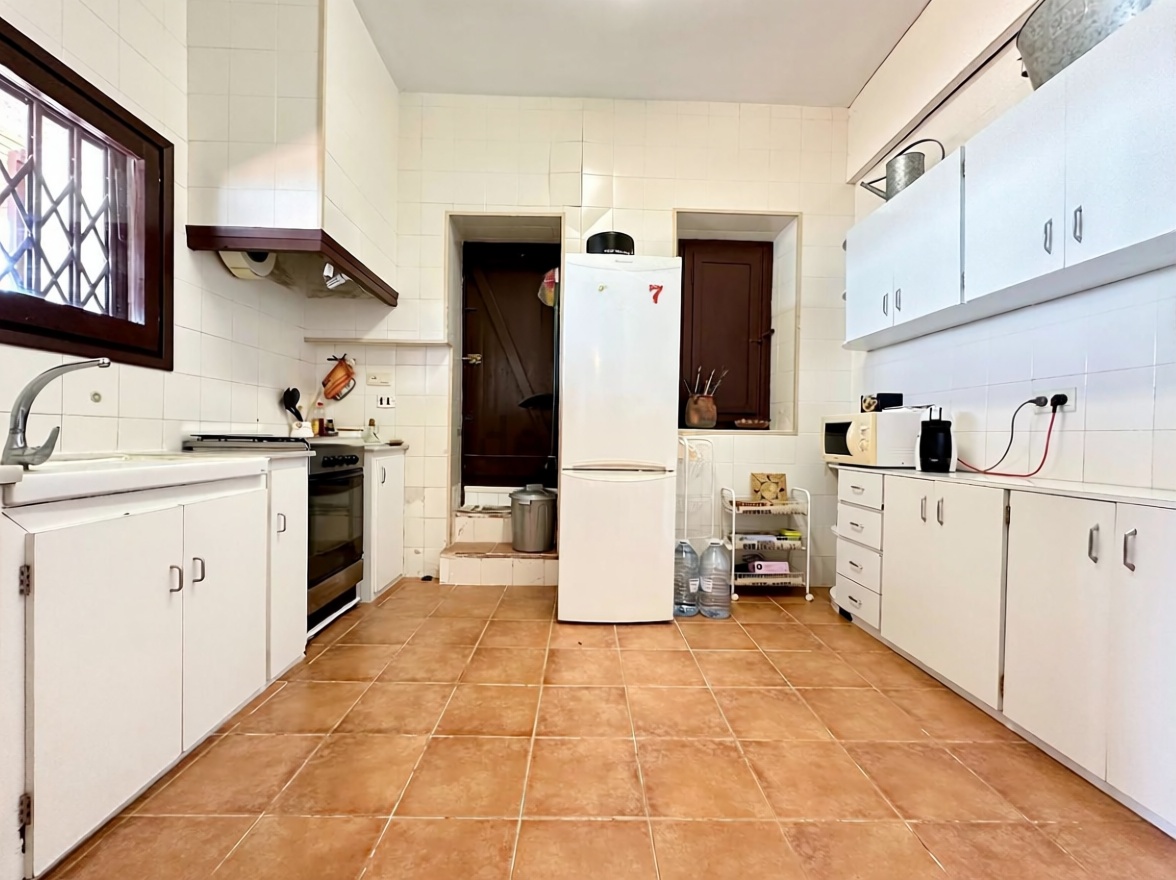 Шале на продажу с прямым выходом на пляж в Tarragona — Кухня
