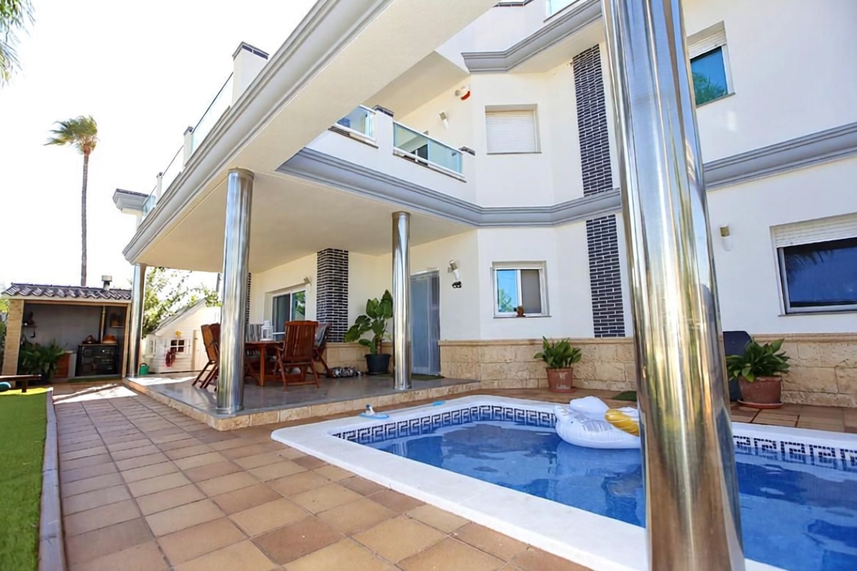 Casa o chalet independiente en venta en Avenida del Marjal — Sala jantar