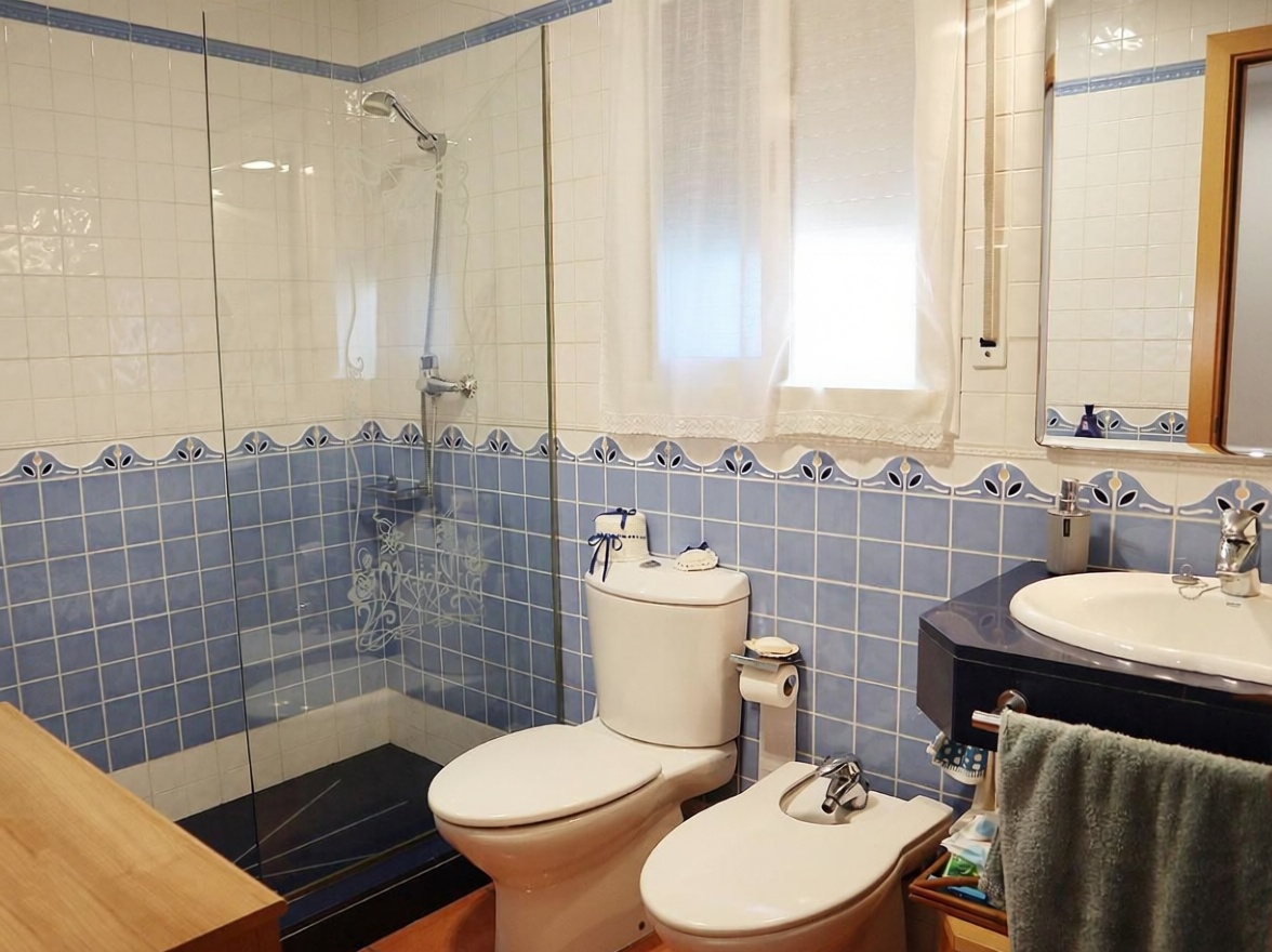 Dúplex en venta en Calle Mare Nostrum, 12 — Casa banho
