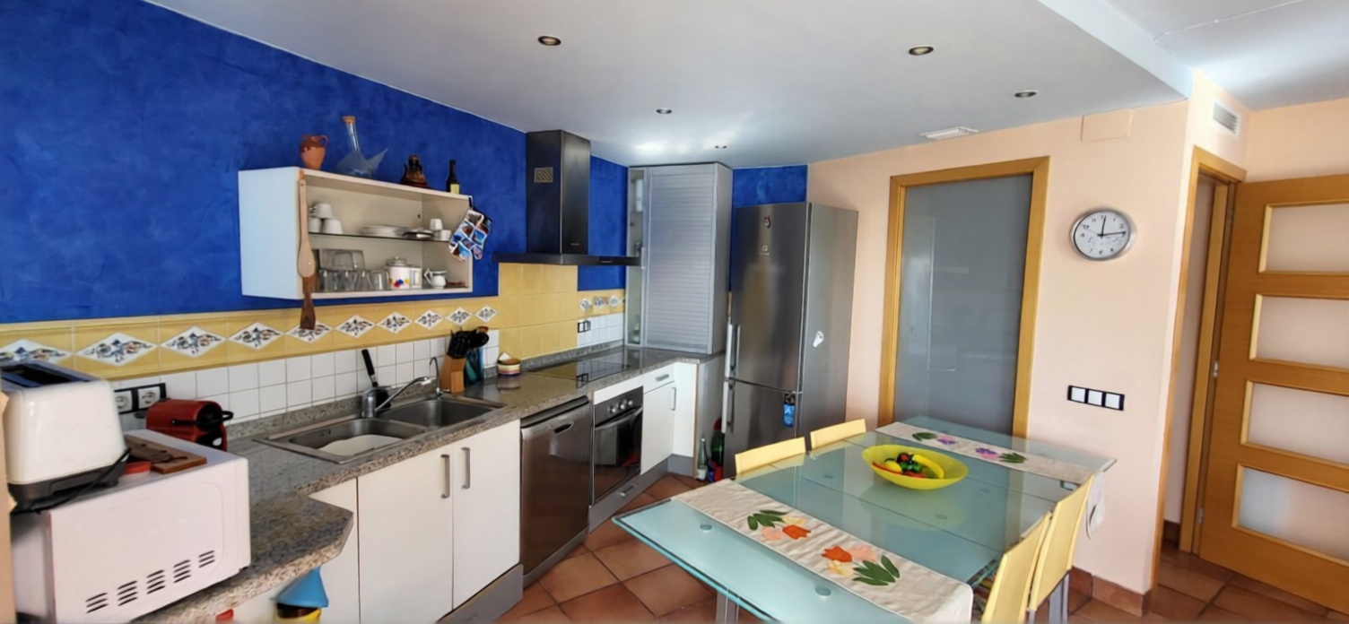 Piso en venta en Calle Mare Nostrum — Cocina
