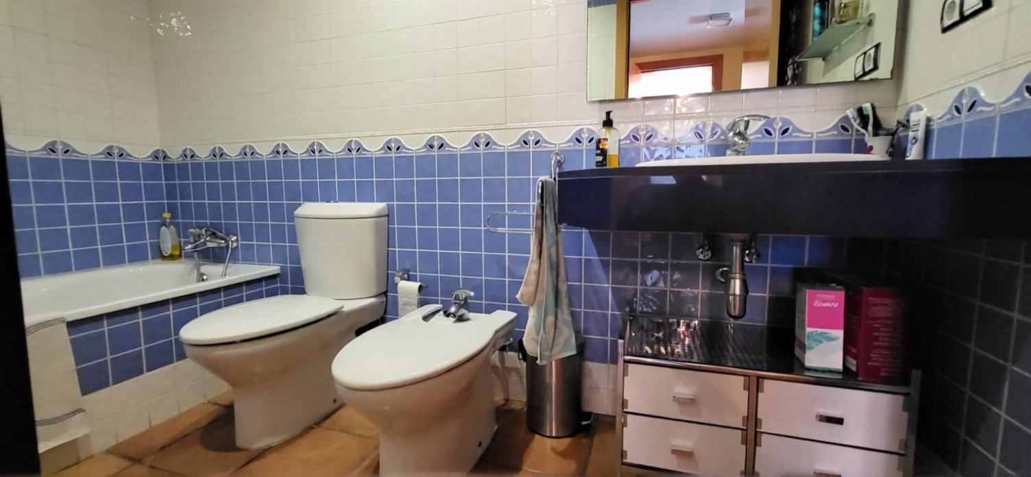 Piso en venta en Calle Mare Nostrum — Baño