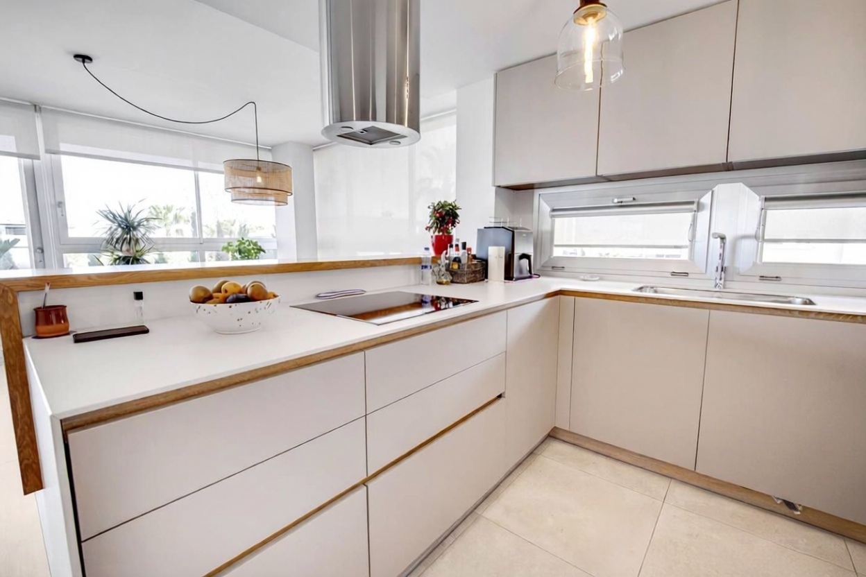Piso en venta en Calle de la Mar Càspia — Cuisine