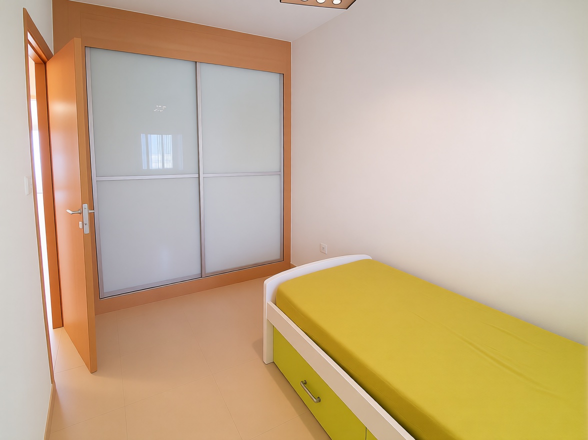 Dúplex en venta en Avenida de Pau Béjar, 145 — Schlafzimmer