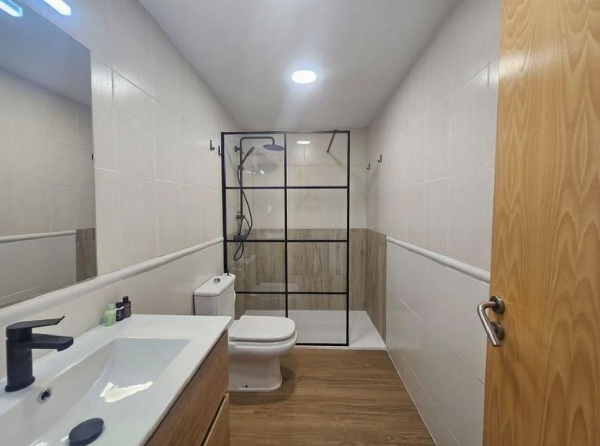 Casa o chalet independiente en venta en Calle Cala Puntal w — Bathroom